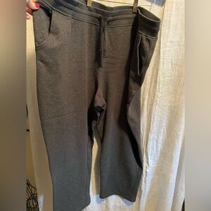 LL Bean gray sweatpants joggers. Size 2X. Drawstring and pockets. Open ankle.